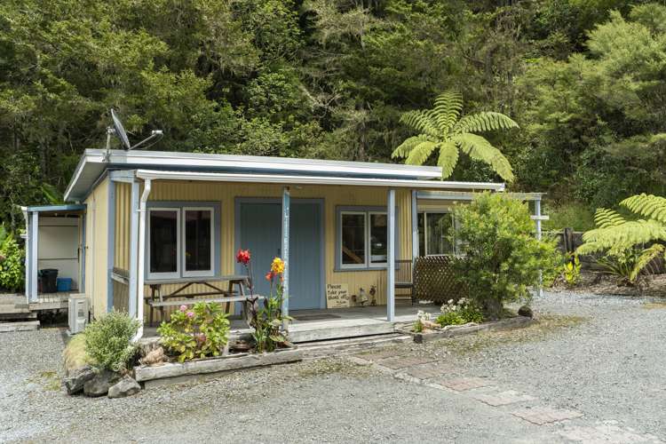 85 Abbey Caves Road Abbey Caves_32