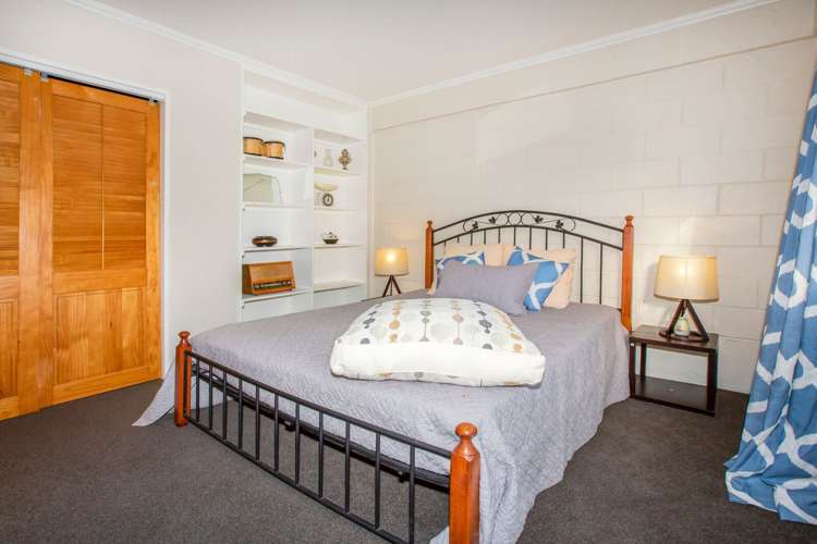 9 Langwell Place Papakowhai_10