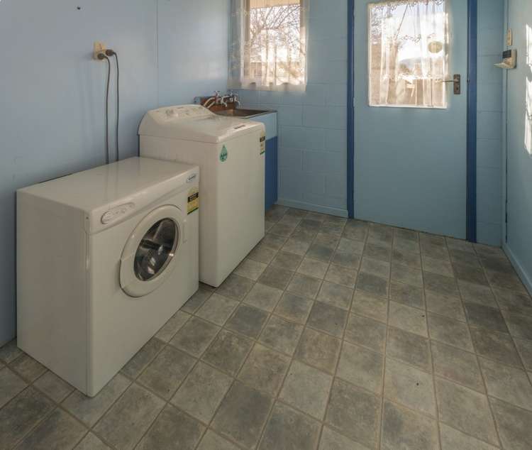 1 Hopkins Street Luggate_16