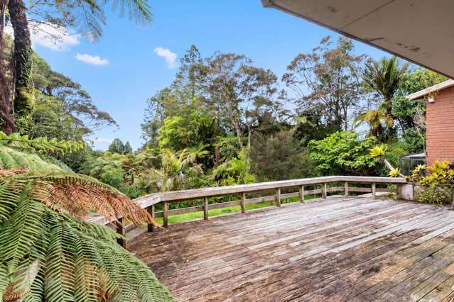 416 Scenic Drive Waiatarua_4