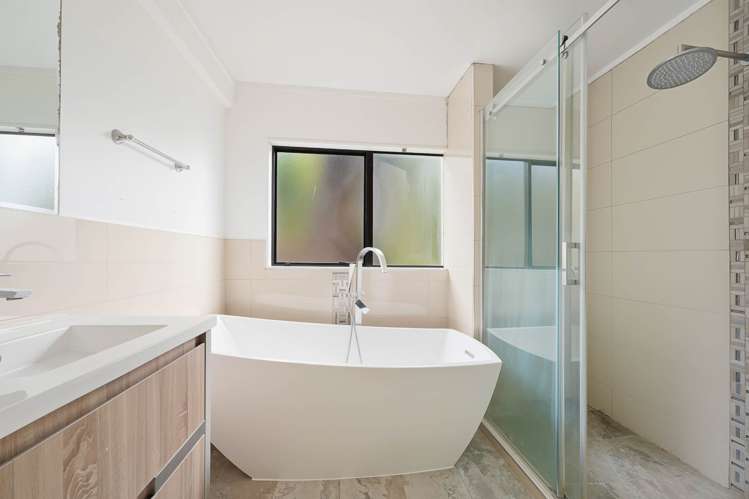 14 Montressor Place Mellons Bay_14
