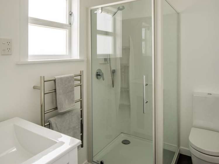 1/14 Up Oroua Street Eastbourne_12