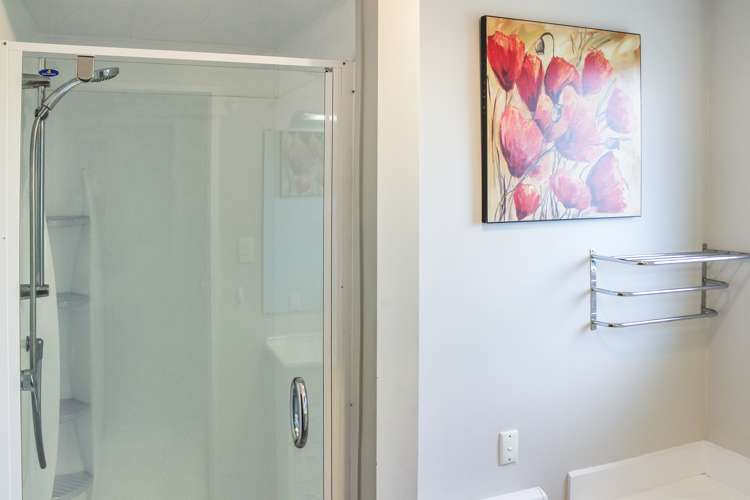 2/11 Manor Place Bryndwr_7