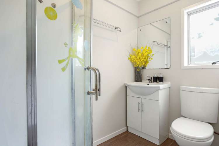 28 Nui Mana Place Te Atatu South_15