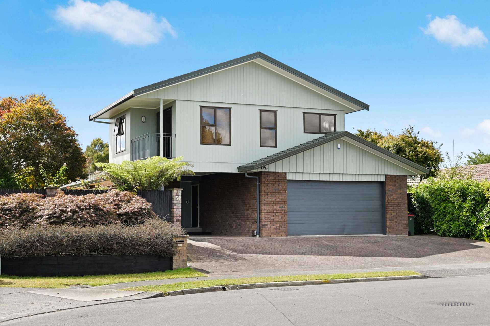 54 Ellerslie Avenue Chedworth_0