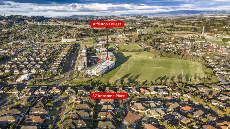 37 Ironstone Place Randwick Park_17