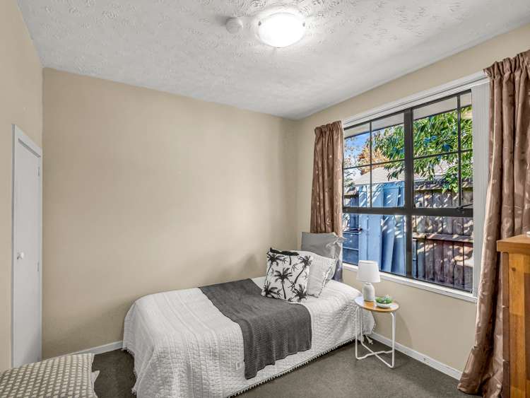 64 Karnak Crescent Russley_18