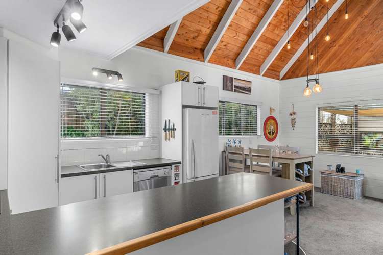 6 Shearwater Street One Tree Point_7