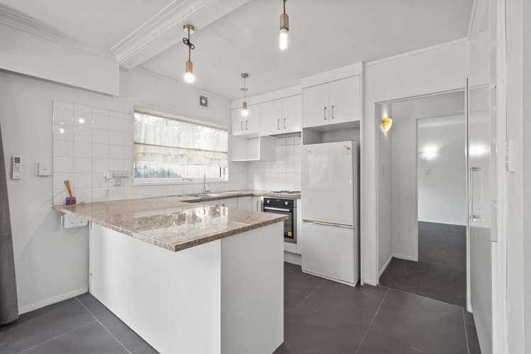 1/66 Beach Road Pahurehure_5