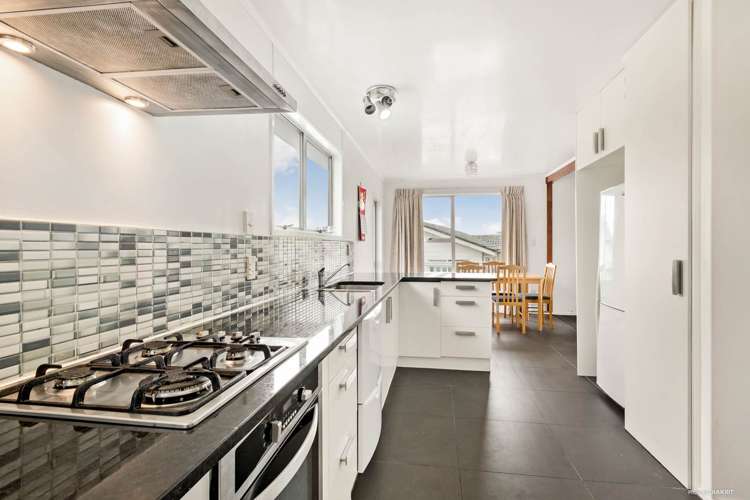 12 Kelman Road Kelston_1