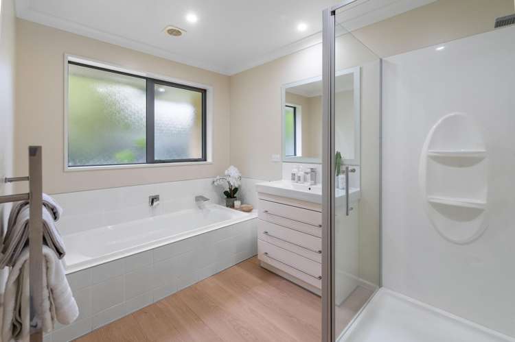 100 Mcmahon Drive Aidanfield_18