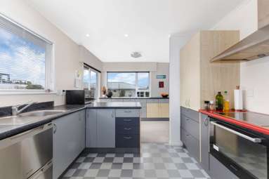 3 Manitoba Place_3