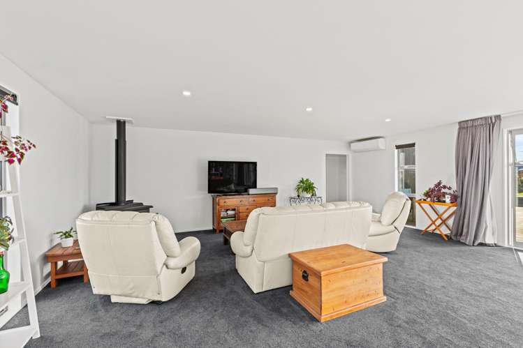 76 Summers Road Darfield_11