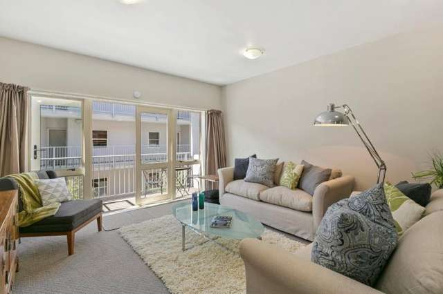 2 Bedrooms unit in Berhampore