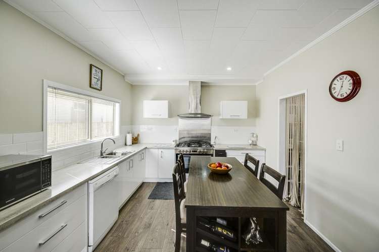 905 Ferguson Street Akina_14