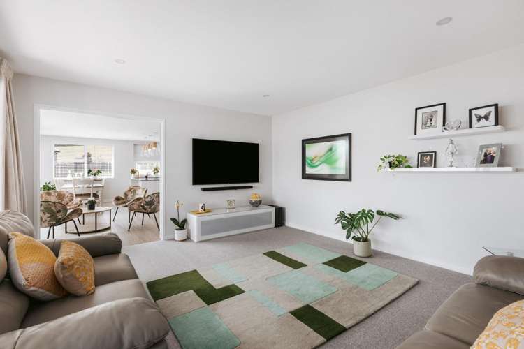 74 Whakaturou Crescent Pyes Pa_8