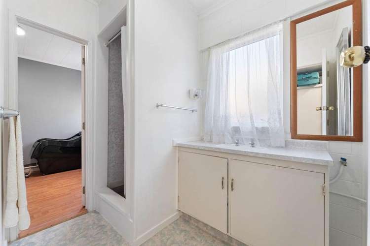 84 Gossamer Drive Pakuranga Heights_19