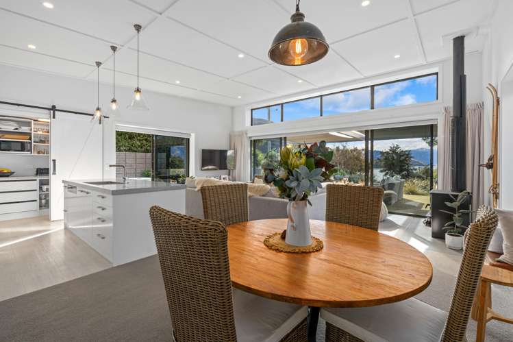 12 Flora Dora Parade Lake Hawea_7