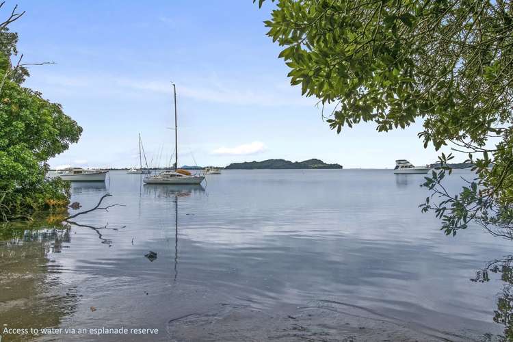 22 Giles Way Hauraki Surrounds_12