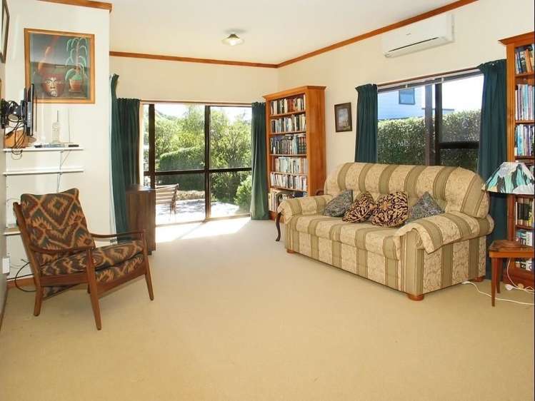 8 Pukerua Beach Road Pukerua Bay_9