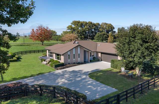 Rural Retreat: 3-4 Bedroom Haven on 5.5ha