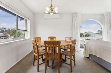 1/303 Point Chevalier Road_4