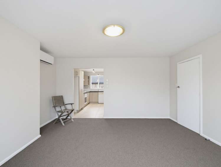 2/538 Gloucester Street Linwood_4
