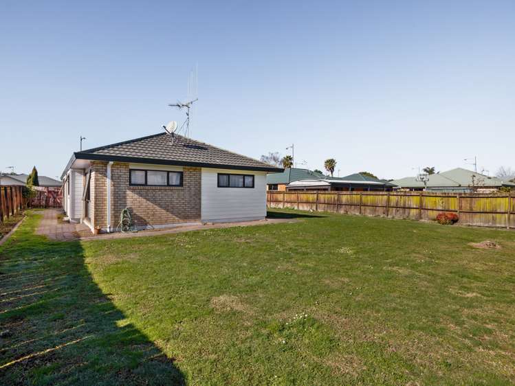 26 Farnborough Drive Nawton_13