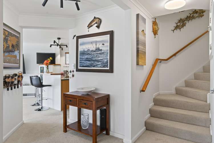 2/2 Sixth Avenue Avenues_6