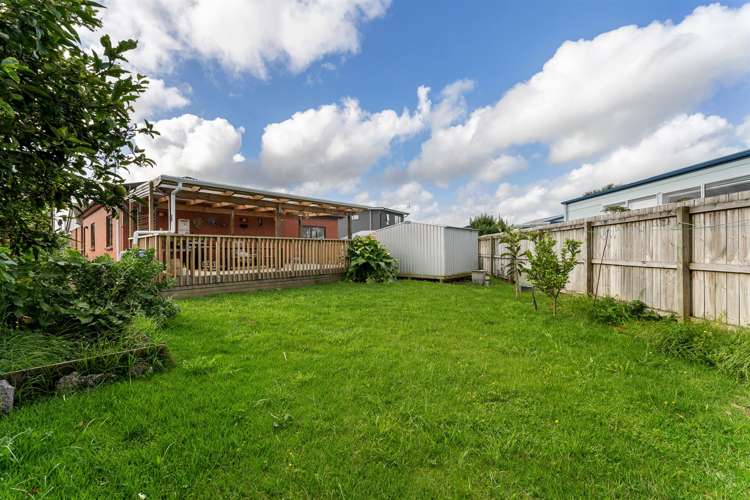 9 Gwendoline Avenue Te Atatu Peninsula_21