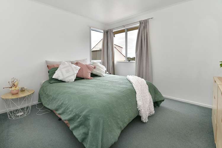 1/17 Athena Drive Totara Vale_10