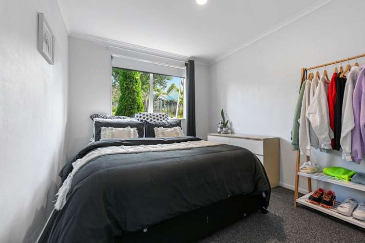 25 Pointon Glade Grandview Heights_11