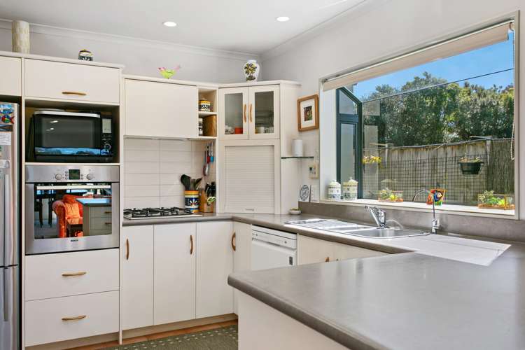 26 Robinson Terrace Rangatira Park_20