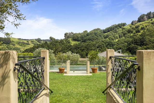 205 & 205A Awaawaroa Avenue Waiheke Island_2
