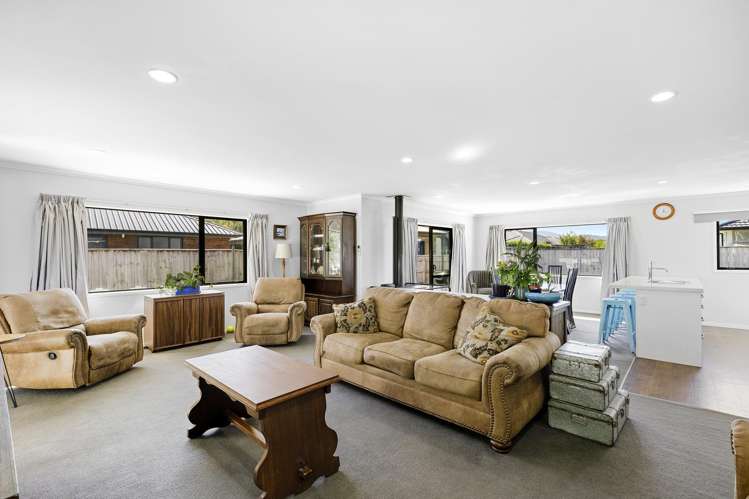 16A Sunstone Crescent Brown Owl_10