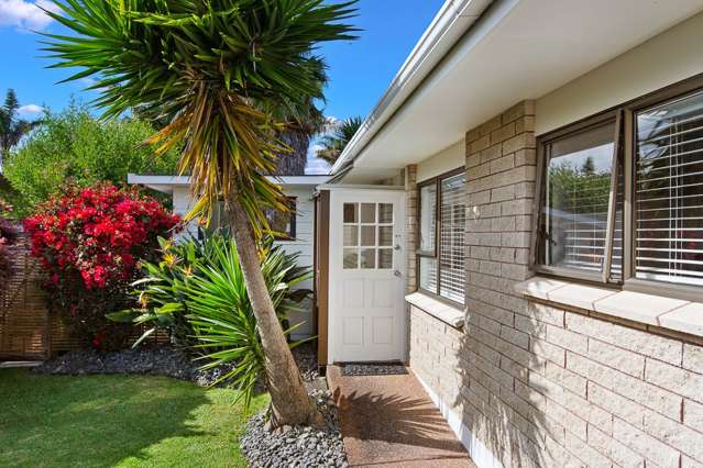 19b Lillian Place Orewa_1