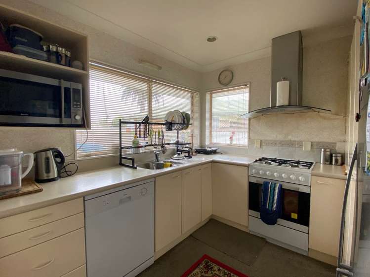 2/10 Clevedon Road Papakura_13