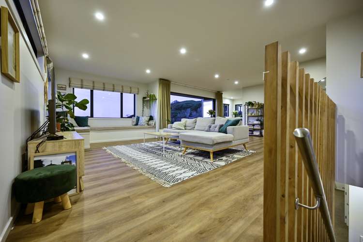 15 Woodford Lane Stoke_13