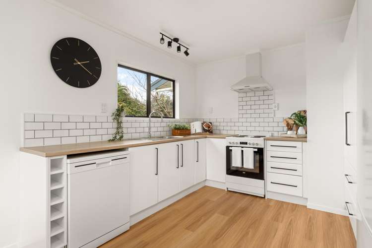 10 James Cook Drive_2