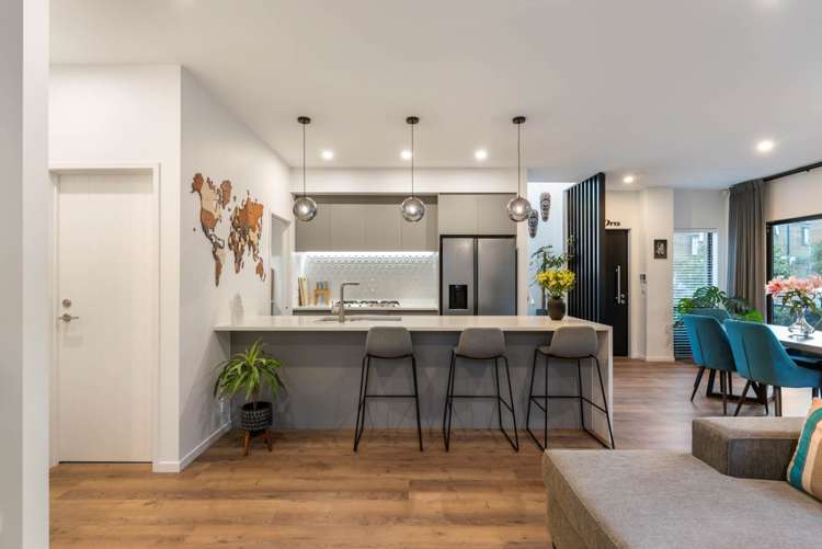 6 Reg Pearce Way Glen Innes_28