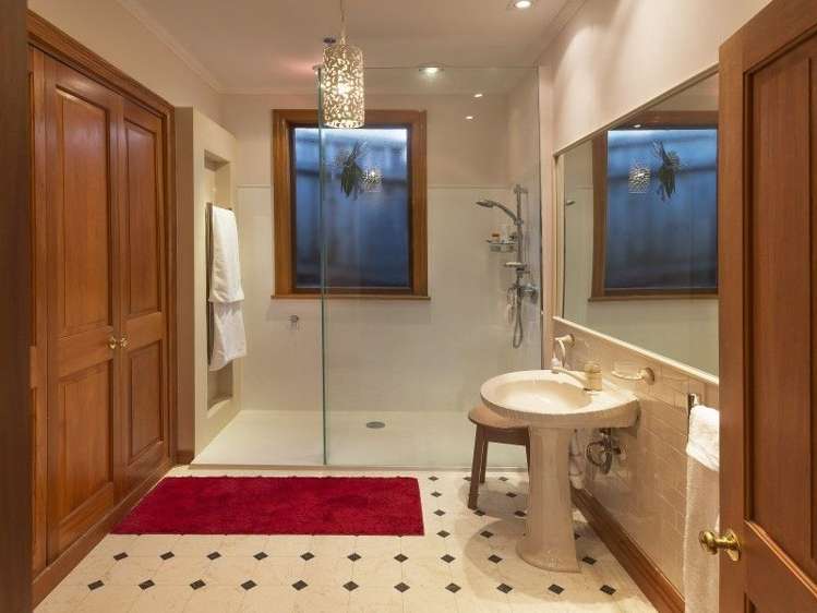 3 Doctors Common Mount Victoria_11