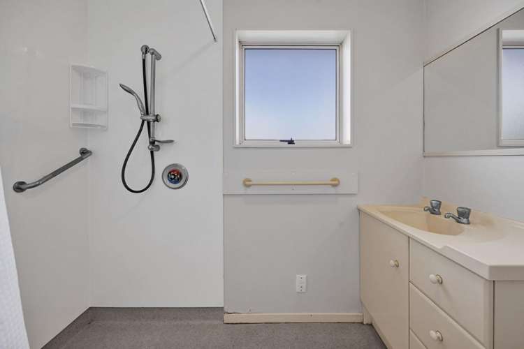 6A Dives Avenue_4
