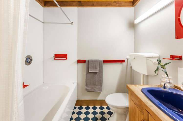 1 Valley Street Island Bay_13