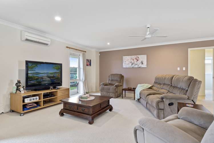 10 Aurora Avenue Welcome Bay_10