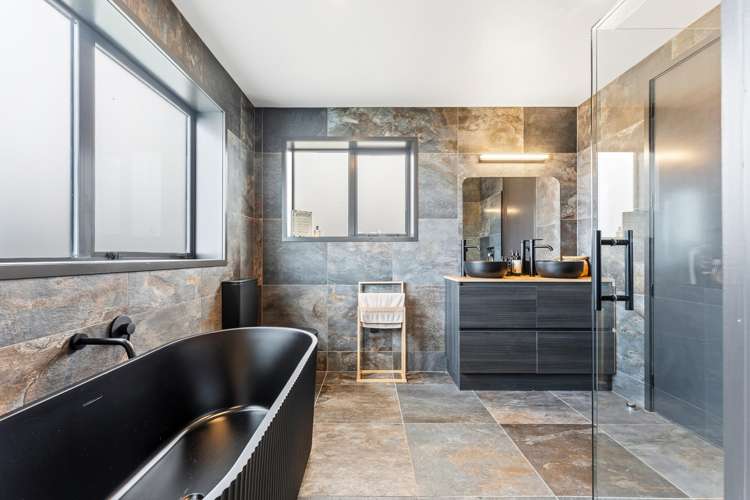 1570 Cove Road Mangawhai_25