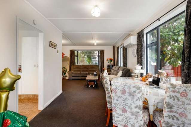 21 Newbourne Cresent Redwoodtown_2
