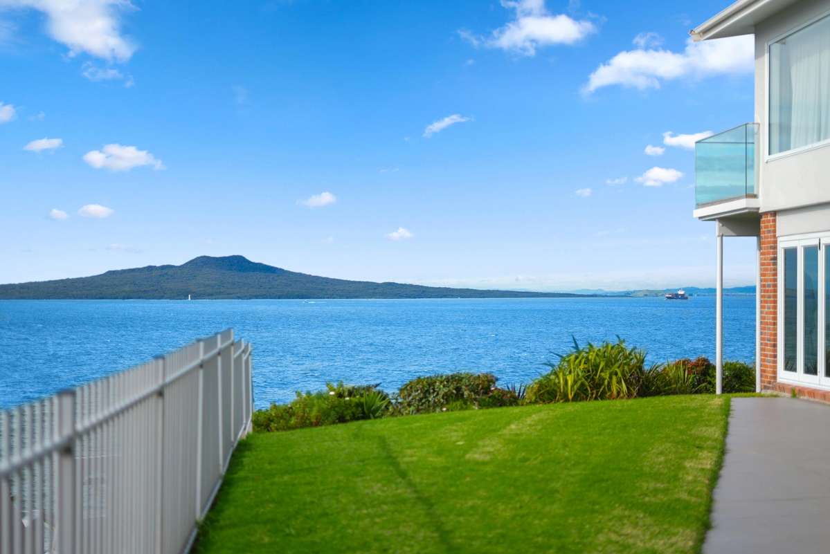 5/241 Hurstmere Road_2