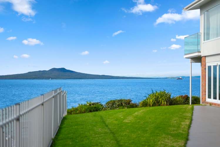 5/241 Hurstmere Road Takapuna_6