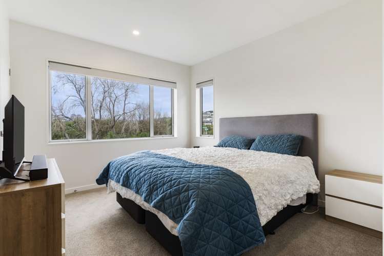 163 Bonair Crescent Silverdale_12