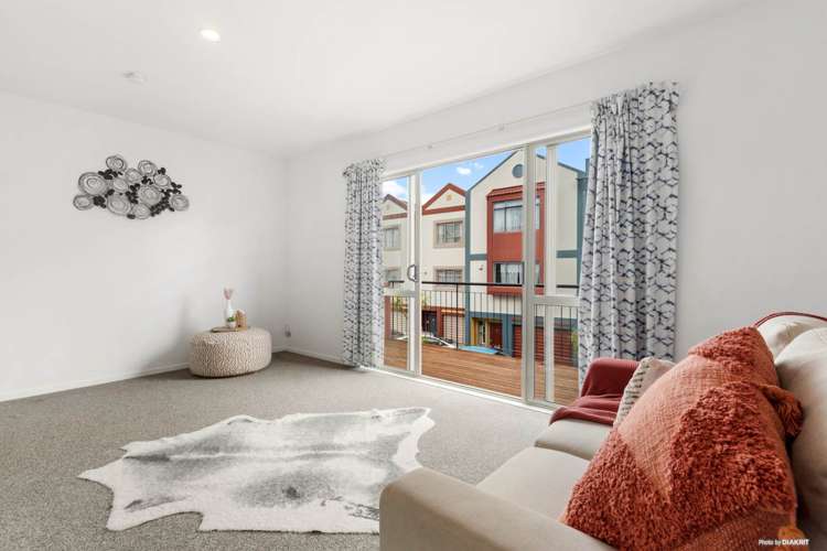 29/14 Ambrico Place New Lynn_11
